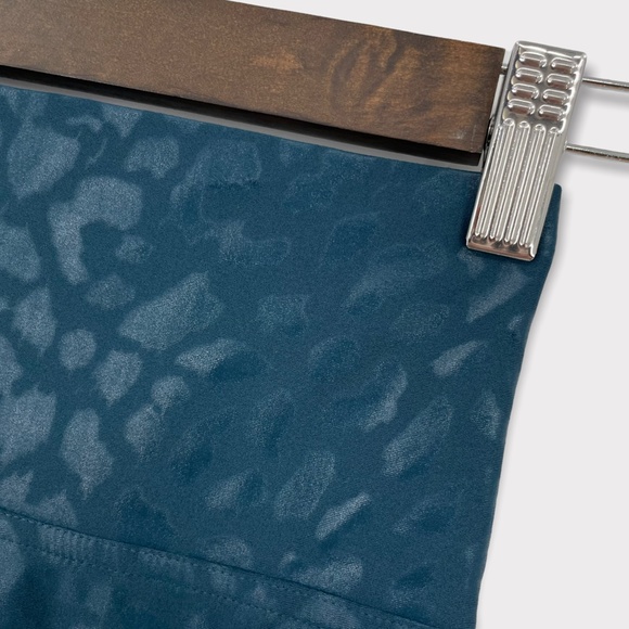 Carbon38 Teal Leopard Takara Shine Legging Size XXS NWT - Picture 11 of 11